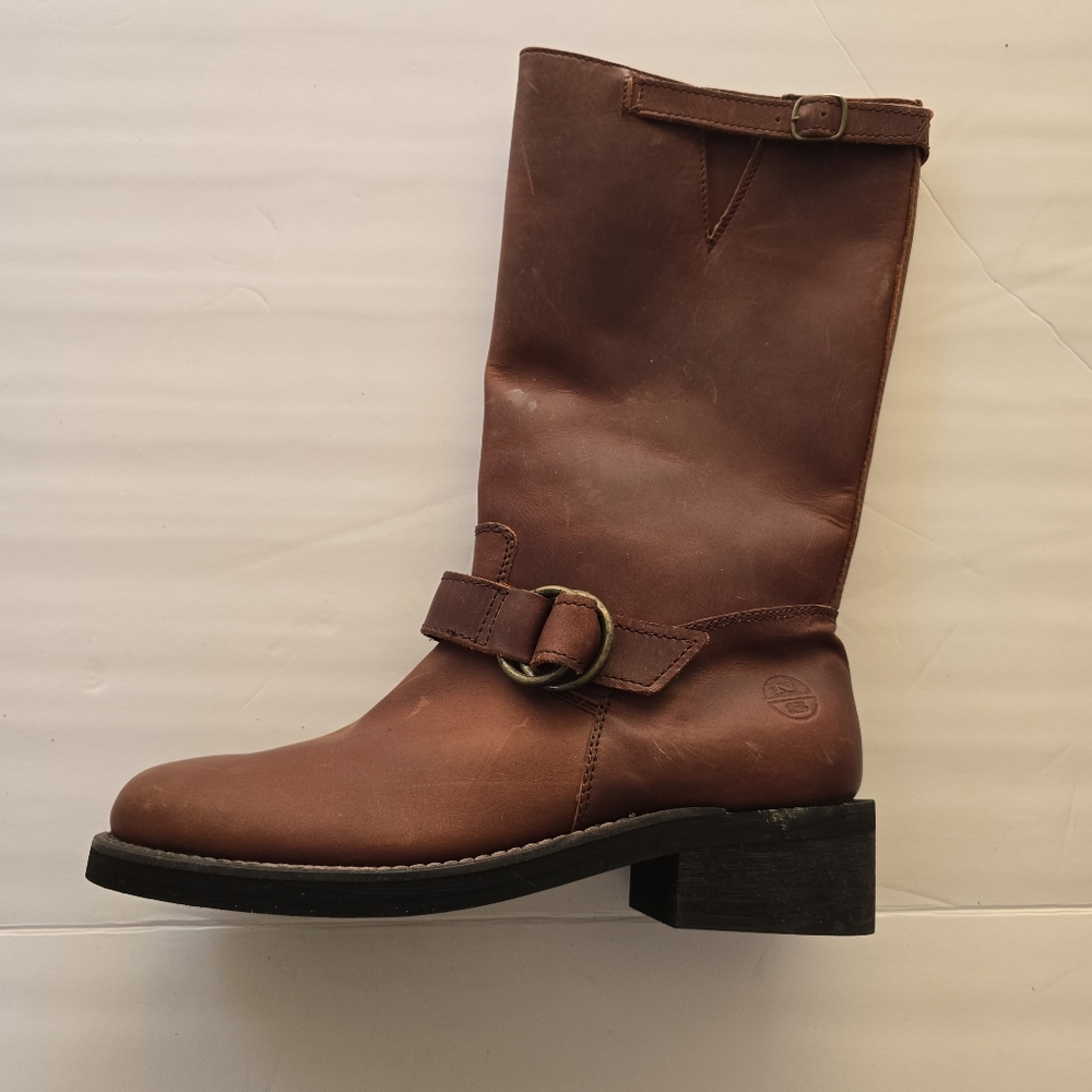 New brown leather boots made in Italy